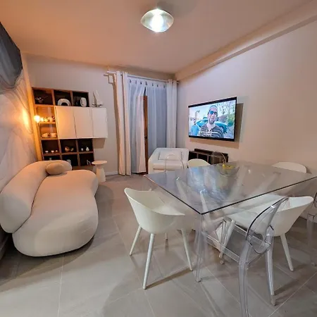 San Lorenzo Exclusive - Beachfront & Pools * سان لورينسو أل ماري