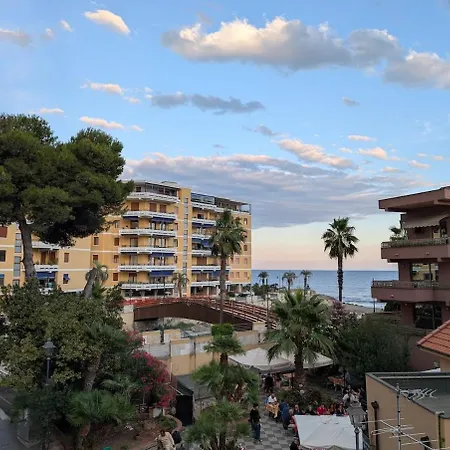 Apartmán San Lorenzo Exclusive - Beachfront & Pools San Lorenzo al Mare
