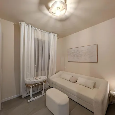 San Lorenzo Exclusive - Beachfront & Pools Apartmán