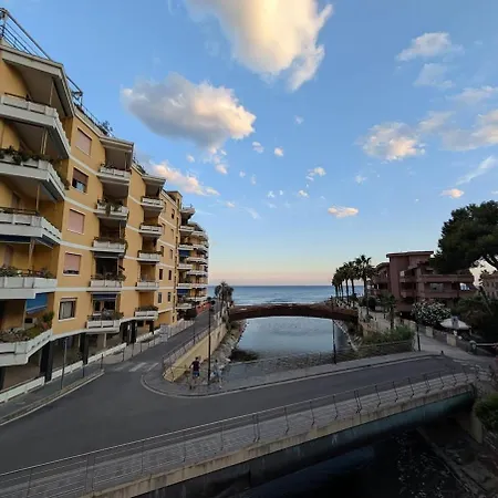 San Lorenzo Exclusive - Beachfront & Pools *