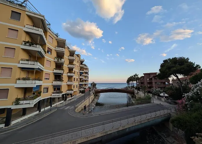 San Lorenzo Exclusive - Beachfront & Pools *